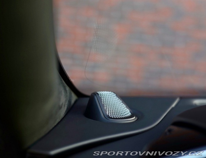 Aston Martin V8 Vantage  4.0  | Quicksilv 2025