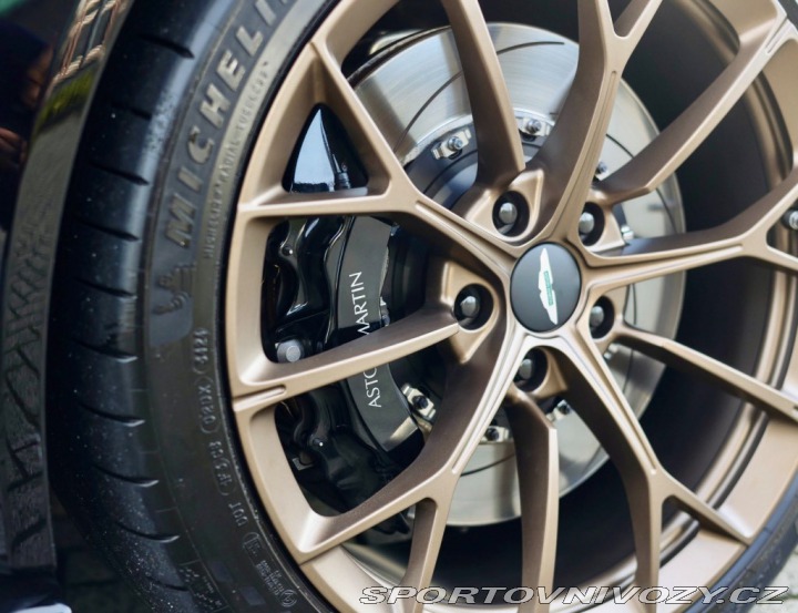 Aston Martin V8 Vantage  4.0  | Quicksilv 2025