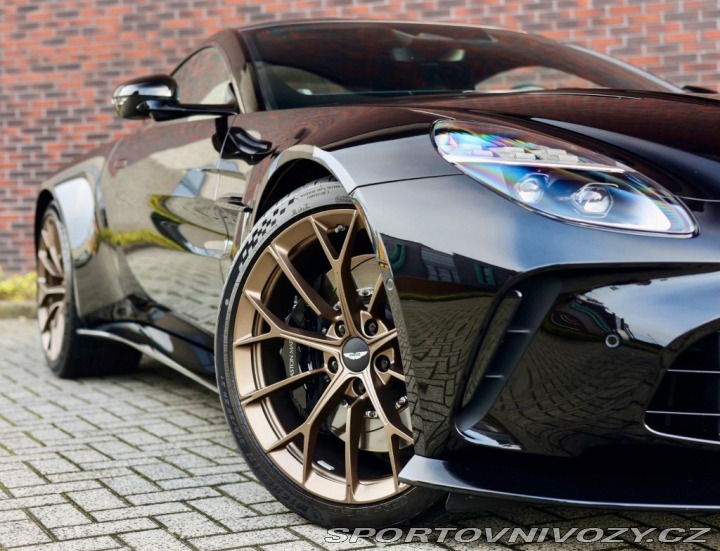 Aston Martin V8 Vantage  4.0  | Quicksilv 2025