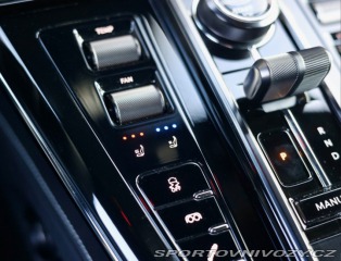 Aston Martin V8 Vantage  4.0  | Quicksilv 2025