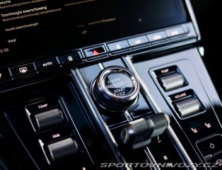 Aston Martin V8 Vantage  4.0  | Quicksilv 2025