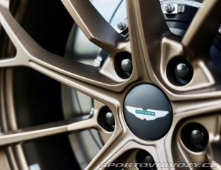 Aston Martin V8 Vantage  4.0  | Quicksilv 2025