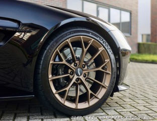 Aston Martin V8 Vantage  4.0  | Quicksilv 2025