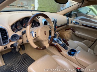 Porsche Cayenne SUV 2011