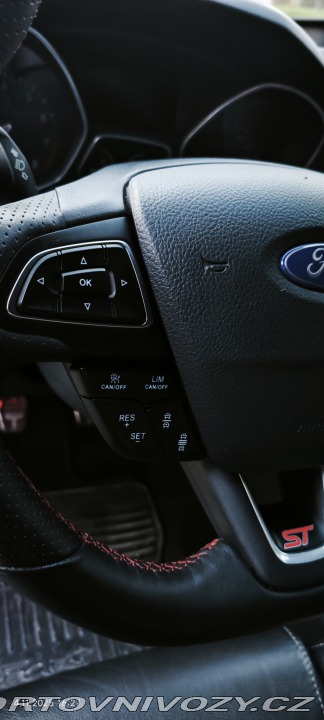Ford Focus ST Focus ST-Line 2018
