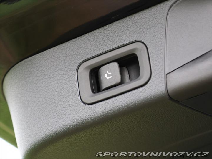 Mercedes-Benz Ostatní modely 2,0 220 4MATIC AMG Premiu 2025