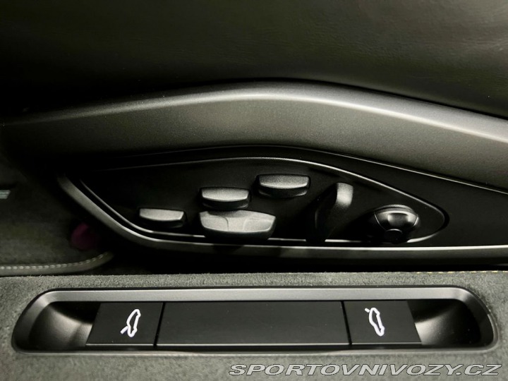 Porsche 911 DAKAR RALLY LTD. 992 2023