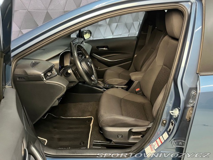 Toyota Corolla 2.0 HYBRID e-CVT COMFORT, 2021