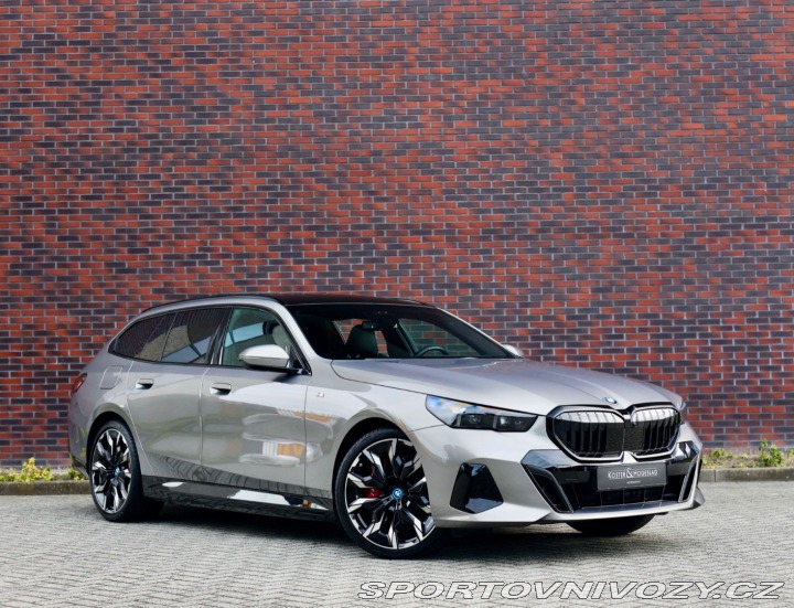 BMW 5 Touring 550e xDrive M S 2025