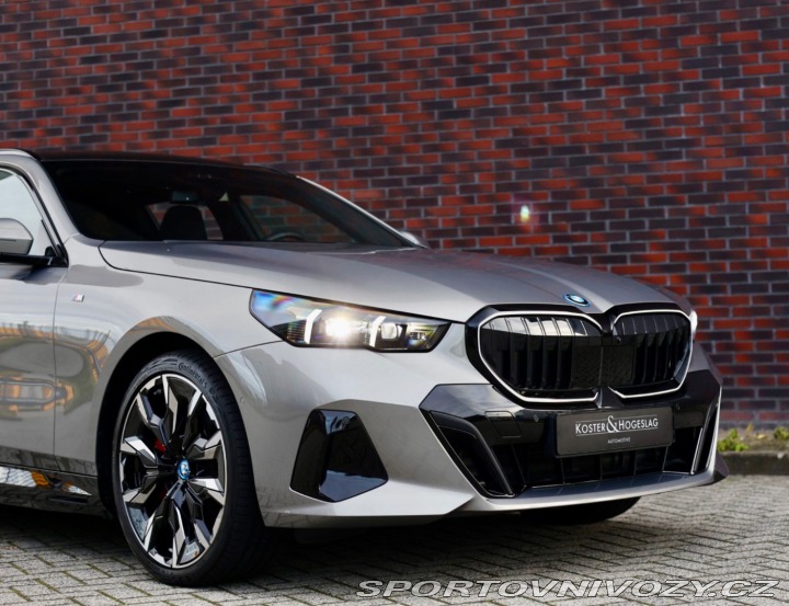 BMW 5 Touring 550e xDrive M S 2025