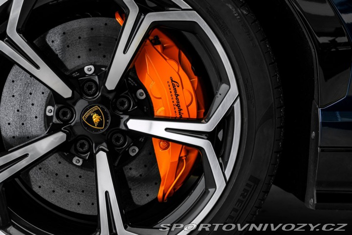 Lamborghini Urus 4.0 V8, pano, masáže, 360 1800