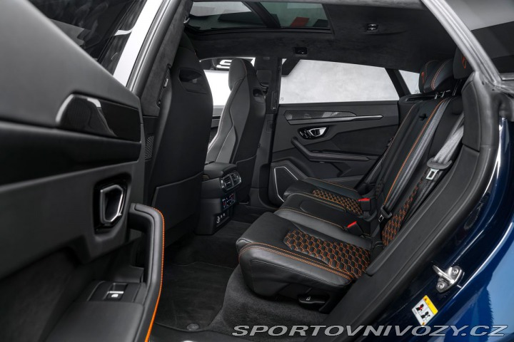 Lamborghini Urus 4.0 V8, pano, masáže, 360 1800
