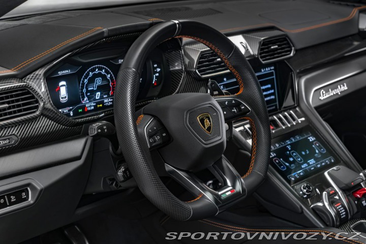 Lamborghini Urus 4.0 V8, pano, masáže, 360 1800