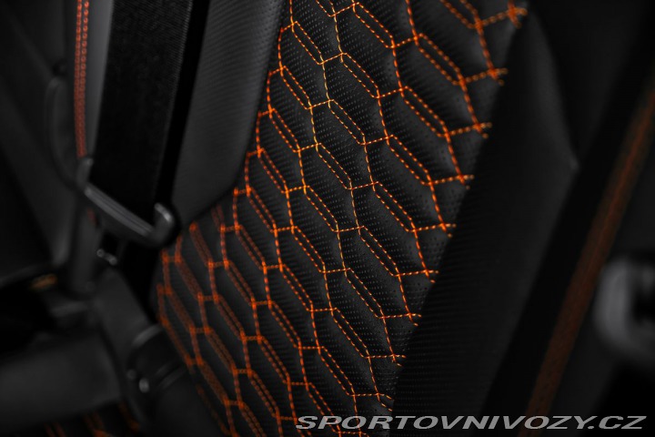 Lamborghini Urus 4.0 V8, pano, masáže, 360 1800