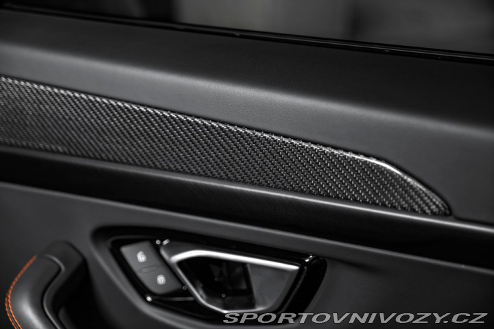 Lamborghini Urus 4.0 V8, pano, masáže, 360 1800