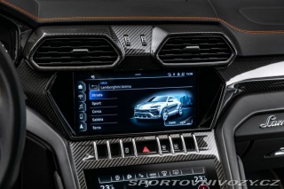 Lamborghini Urus 4.0 V8, pano, masáže, 360 2022