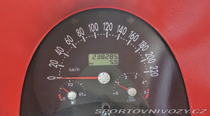 Volkswagen New Beetle  2001