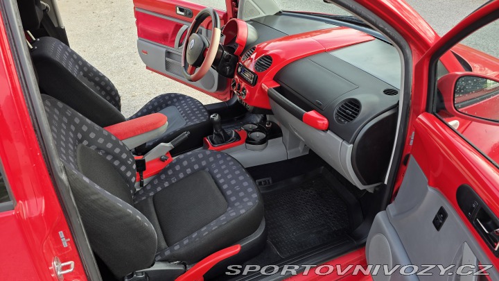 Volkswagen New Beetle  2001