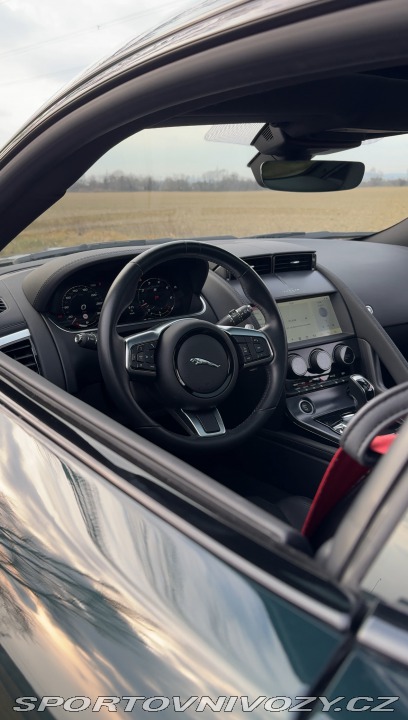 Jaguar F-Type 2.0L I4 P300 R-Dynamic 2023