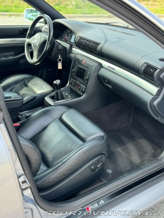 Audi RS4 2001