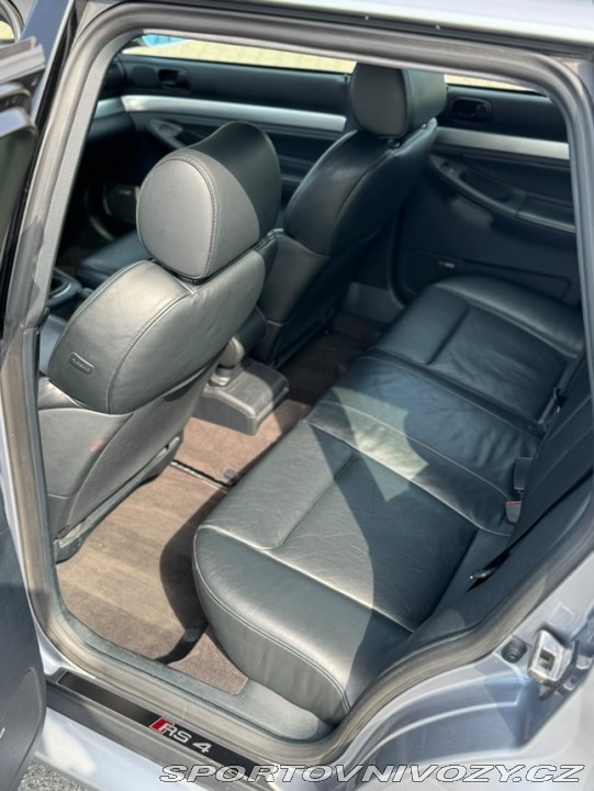 Audi RS4 2001
