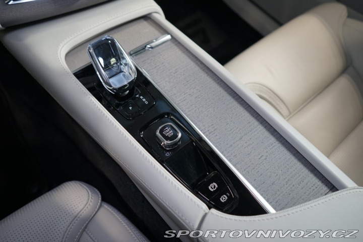 Volvo Ostatní modely XC90 T8*RECHARGE*PANO*360*VZDU 2024
