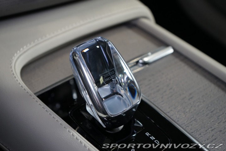 Volvo Ostatní modely XC90 T8*RECHARGE*PANO*360*VZDU 2024