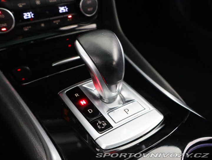 Infiniti Q30 2.0t 2016