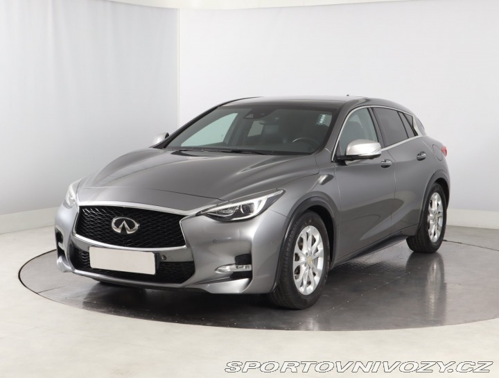 Infiniti Q30 2.0t 2016