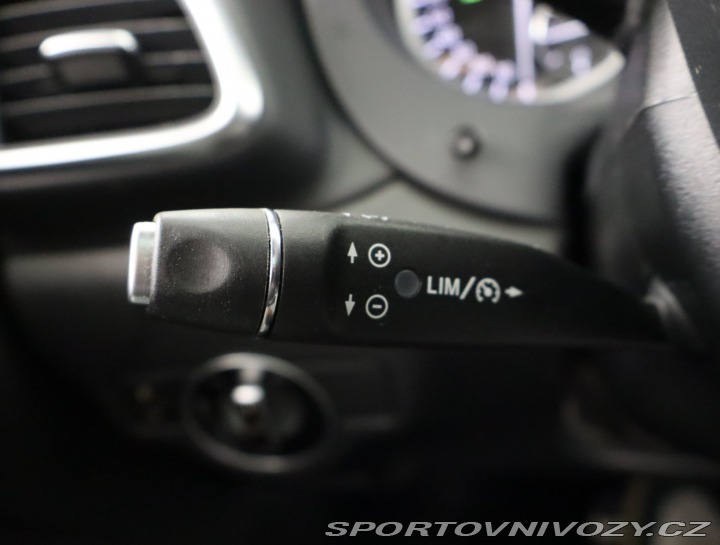 Infiniti Q30 2.0t 2016