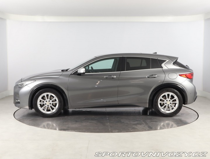 Infiniti Q30 2.0t 2016