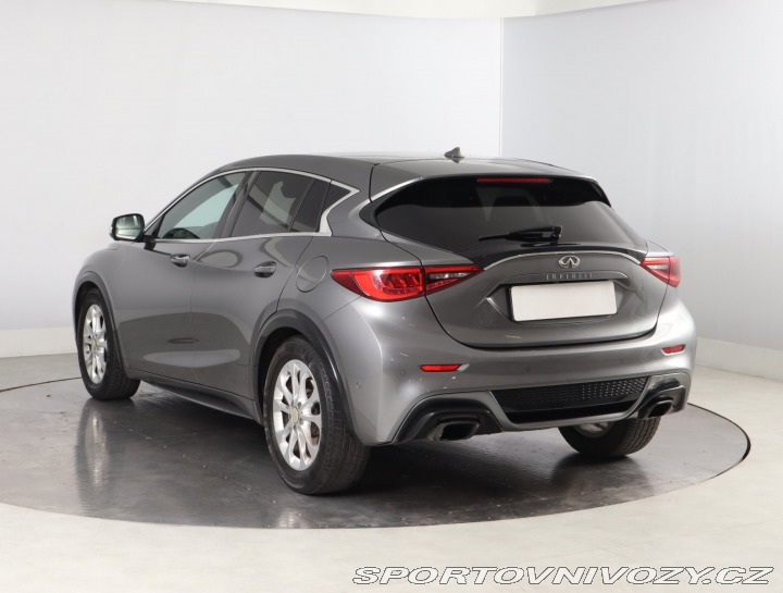 Infiniti Q30 2.0t 2016