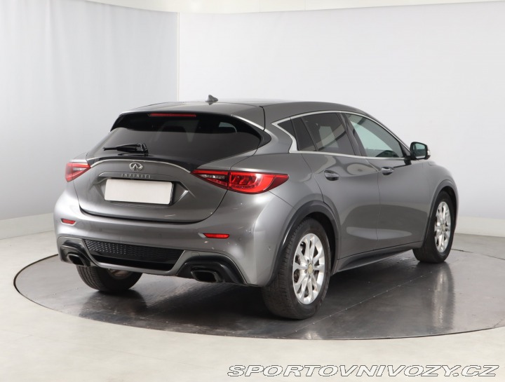 Infiniti Q30 2.0t 2016