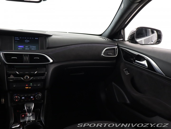 Infiniti Q30 2.0t 2016