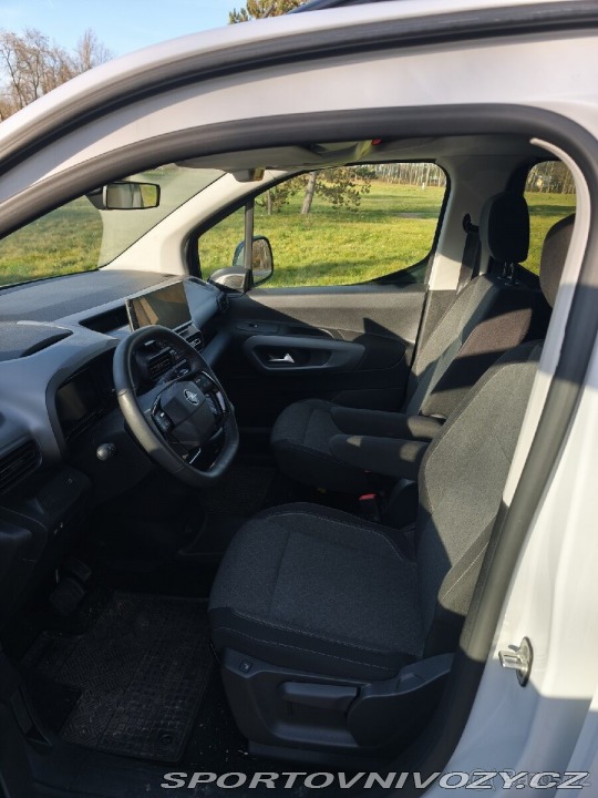 Opel Ostatní modely Combo CDTI, 2024, 7 míst 2024