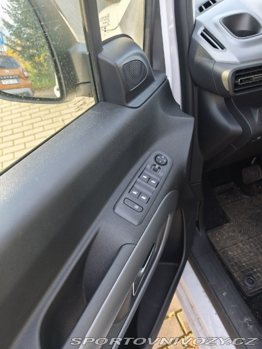 Opel Ostatní modely Combo CDTI, 2024, 7 míst 2024