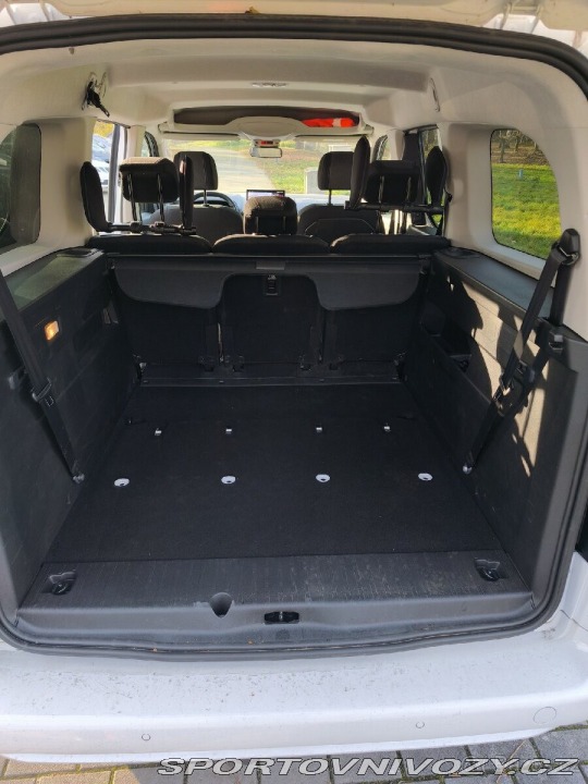 Opel Ostatní modely Combo CDTI, 2024, 7 míst 2024