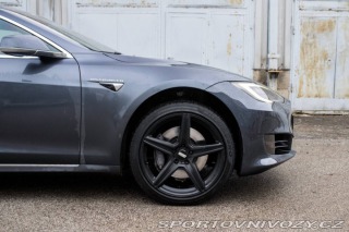 Tesla Model S 90 D, 386kW (2017) / AJ 2017