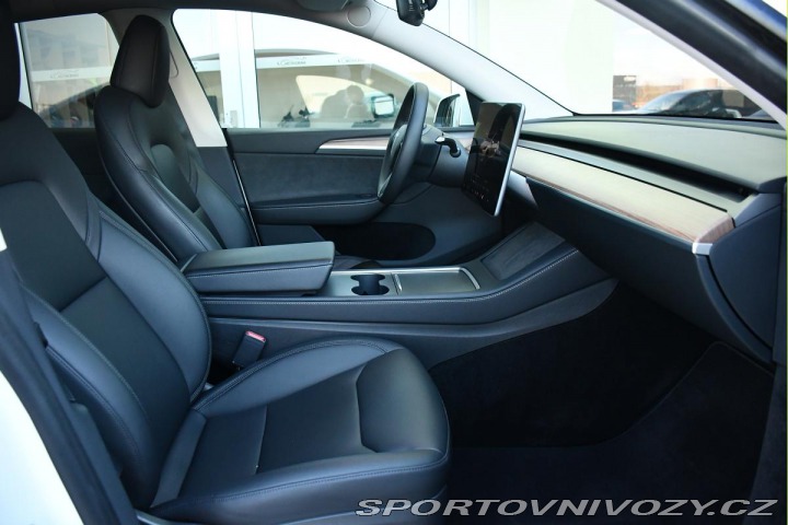 Tesla Model Y RWD PANO 35tis.KM REZERVA 2023