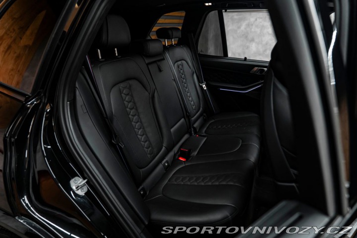 BMW X5 Competition, Bowers&W 1800