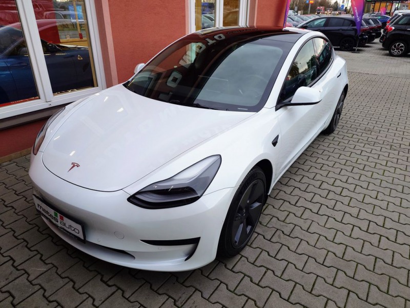 Tesla Model 3 Standard Range Plus 239 k