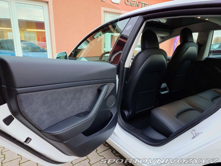 Tesla Model 3 Standard Range Plus 239 k 2021