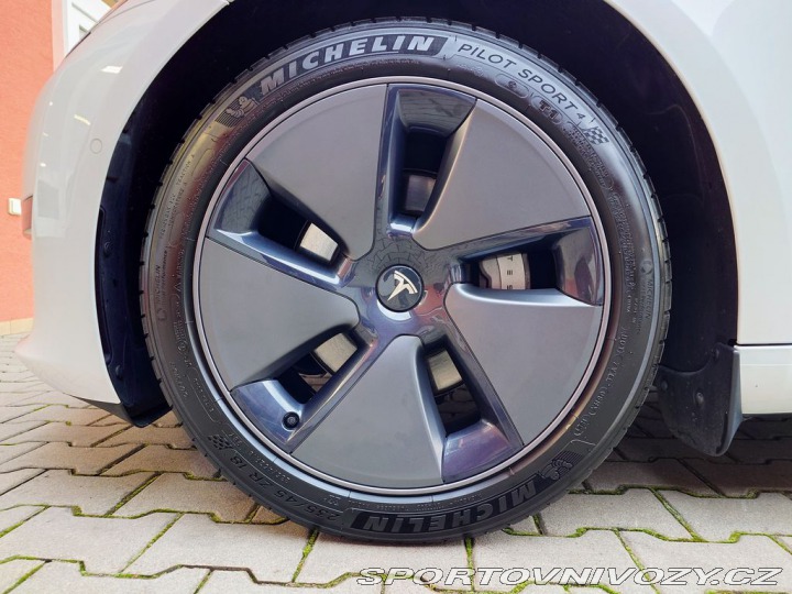 Tesla Model 3 Standard Range Plus 239 k 2021