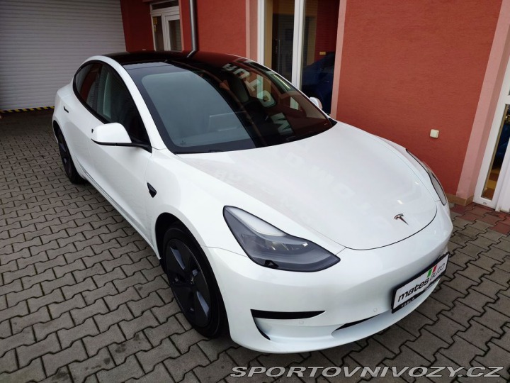 Tesla Model 3 Standard Range Plus 239 k 2021