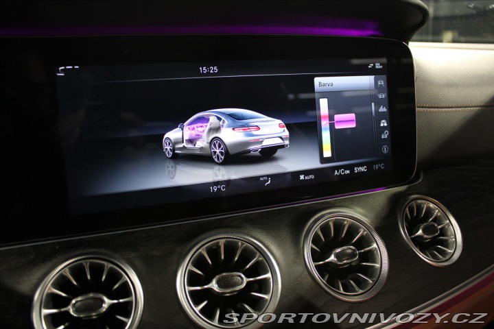 Mercedes-Benz E 400 4MATIC kupé AMG Line 2017