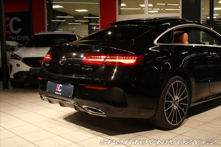Mercedes-Benz E 400 4MATIC kupé AMG Line 2017