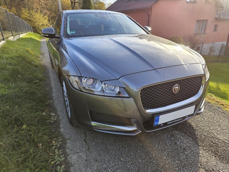 Jaguar XF 2,0   120 kW, výbava Pres