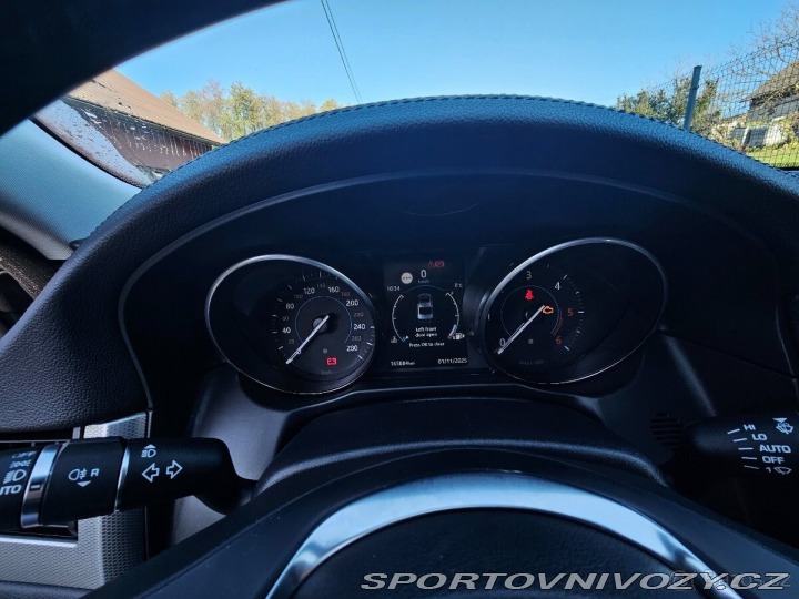 Jaguar XF 2,0   120 kW, výbava Pres 2017