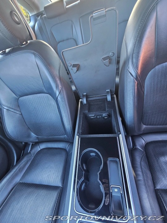 Jaguar XF 2,0   120 kW, výbava Pres 2017