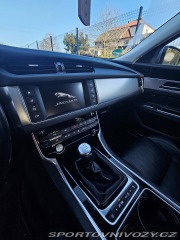 Jaguar XF 2,0   120 kW, výbava Pres 2017
